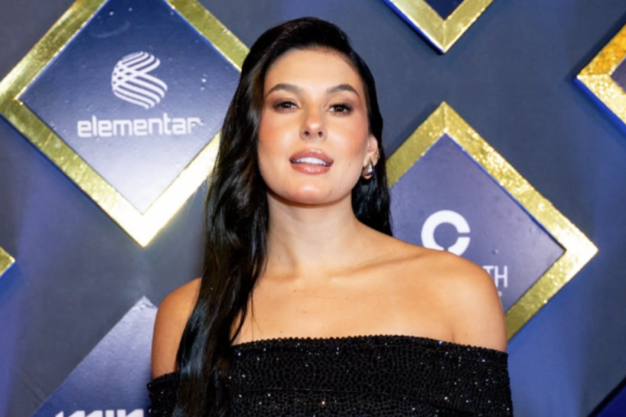 Ana Castela dá resposta afiada à seguidora e nega procedimento Ana Castela dá resposta afiada à seguidora e nega procedimento