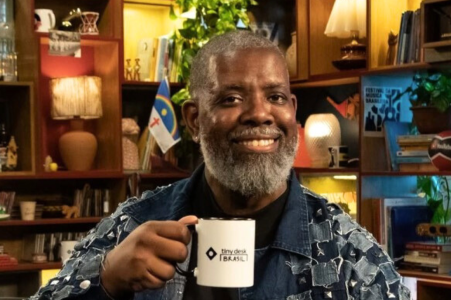 Péricles é o terceiro artista do Tiny Desk Brasil Péricles é o terceiro artista do Tiny Desk Brasil